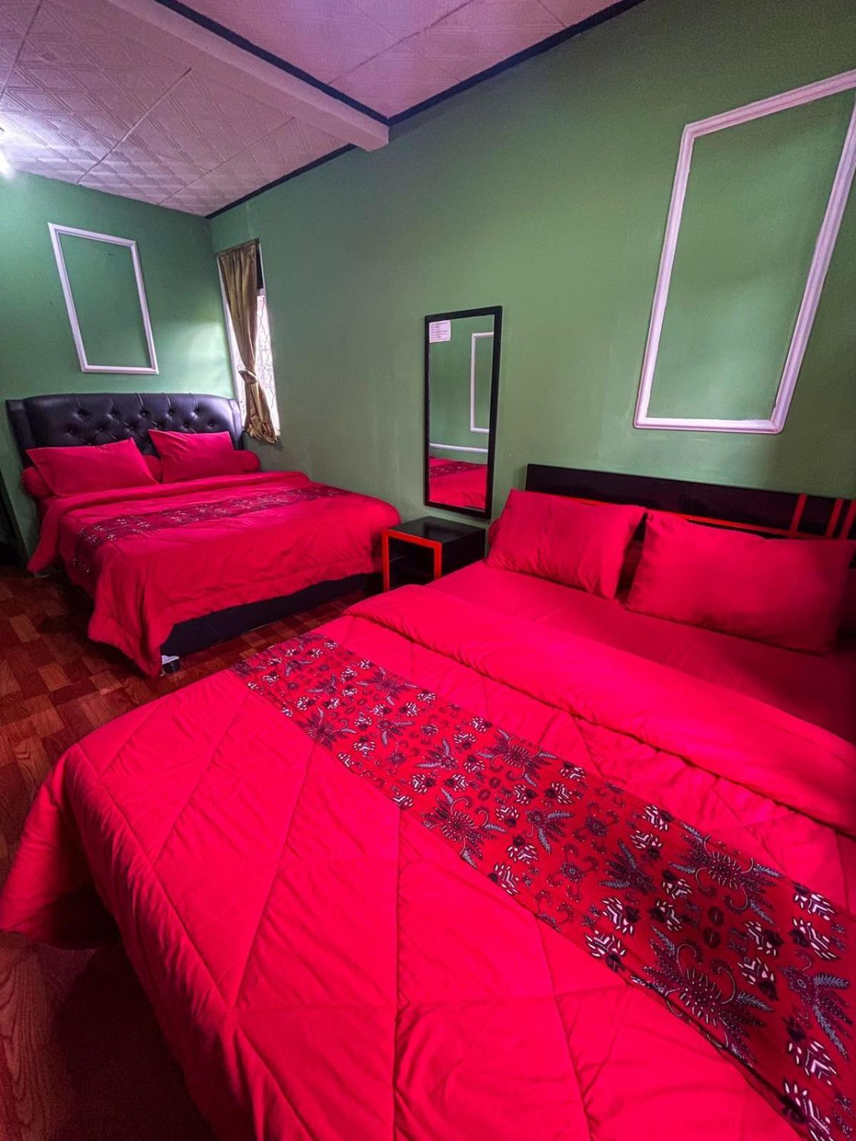 Green Savannah Homestay Syariah Diyeng Exterior photo