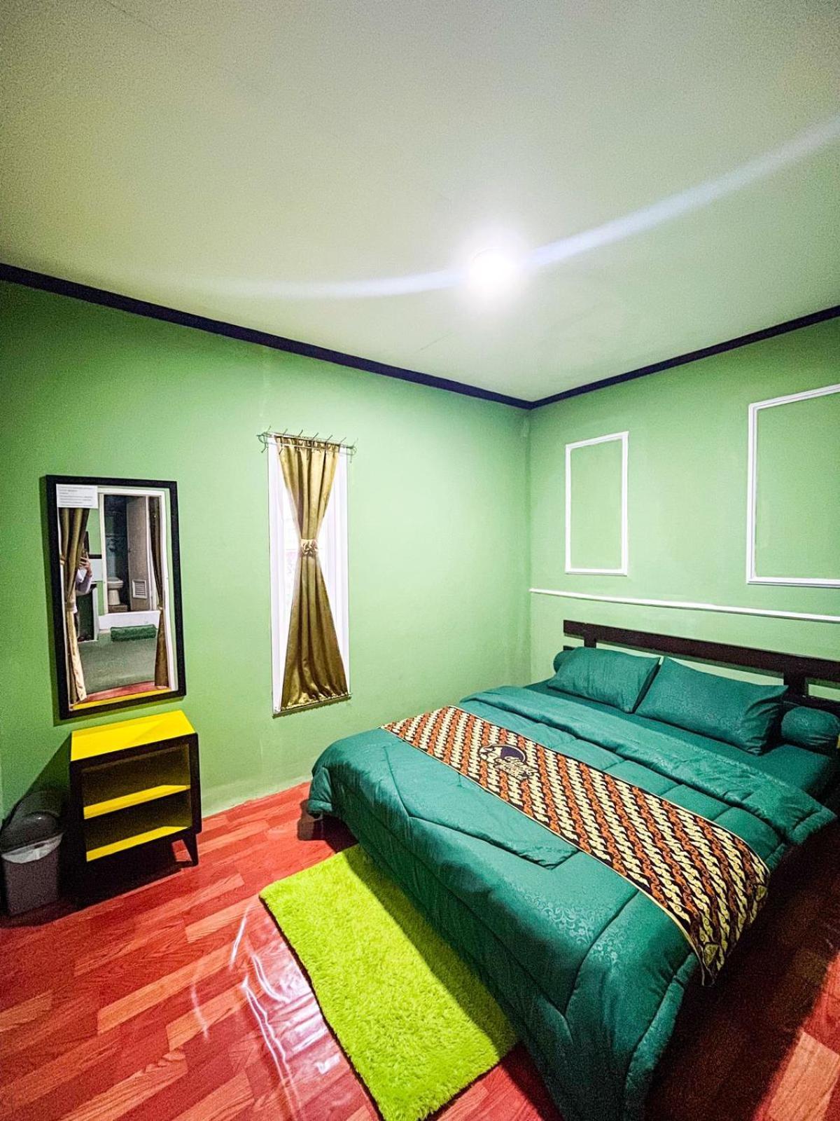 Green Savannah Homestay Syariah Diyeng Exterior photo
